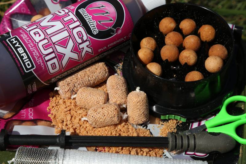 A simple PVA Stick made from crushed boilies can add attraction and reduce the risk of tangles