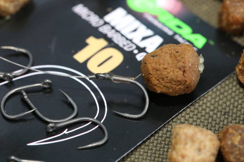 Size 10 Mixa hooks fit the bill for me