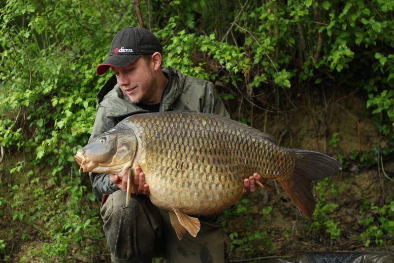 47lb 2oz