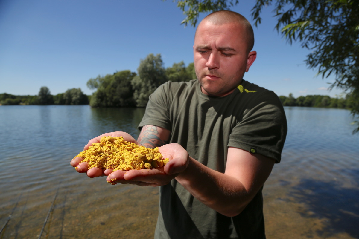 Crushed baits help hold the fish and allow match a smaller hookbait better