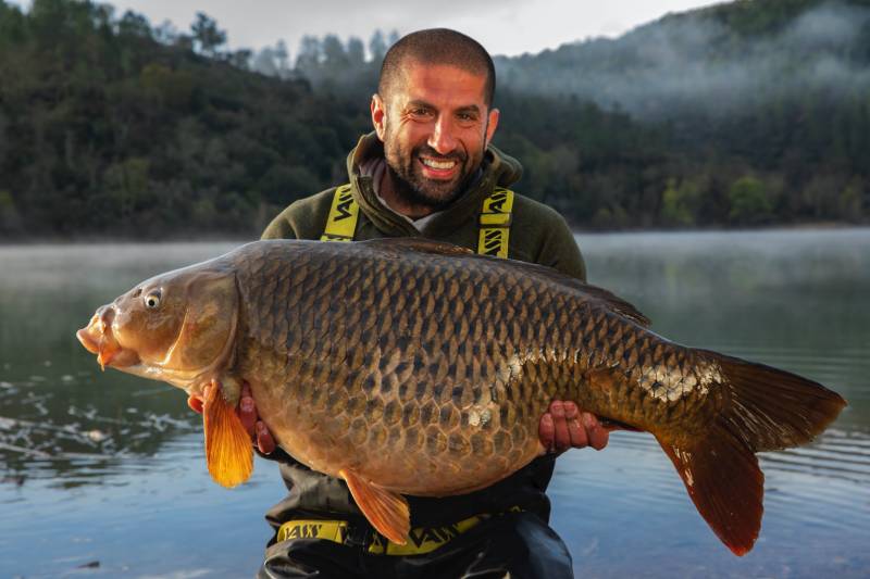 A 42lb common from the historic Lac de Saint-Cassien that just blew me away!