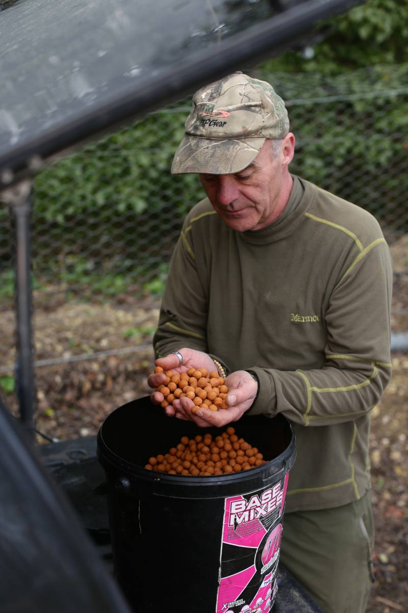 Once air-dried, rehydrated and dried again the boilies can stay in a bucket ready for use.