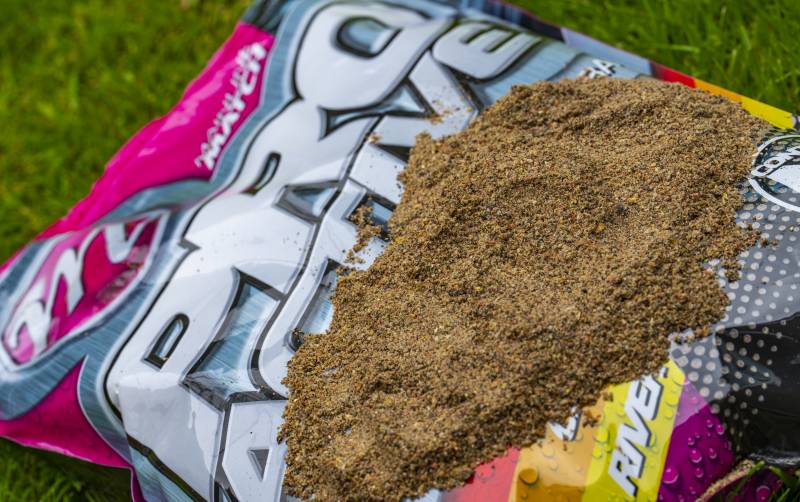 The mix has been developed to enable anglers to feed this groundbait in a range of different ways