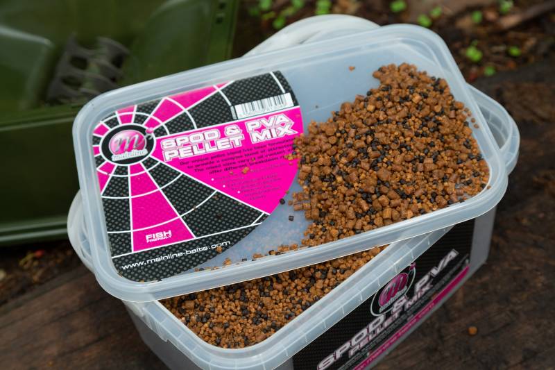 When there’s no nuisance fish I’ll add some Spod & PVA Pellets to my chopped, crumbed boilie mix
