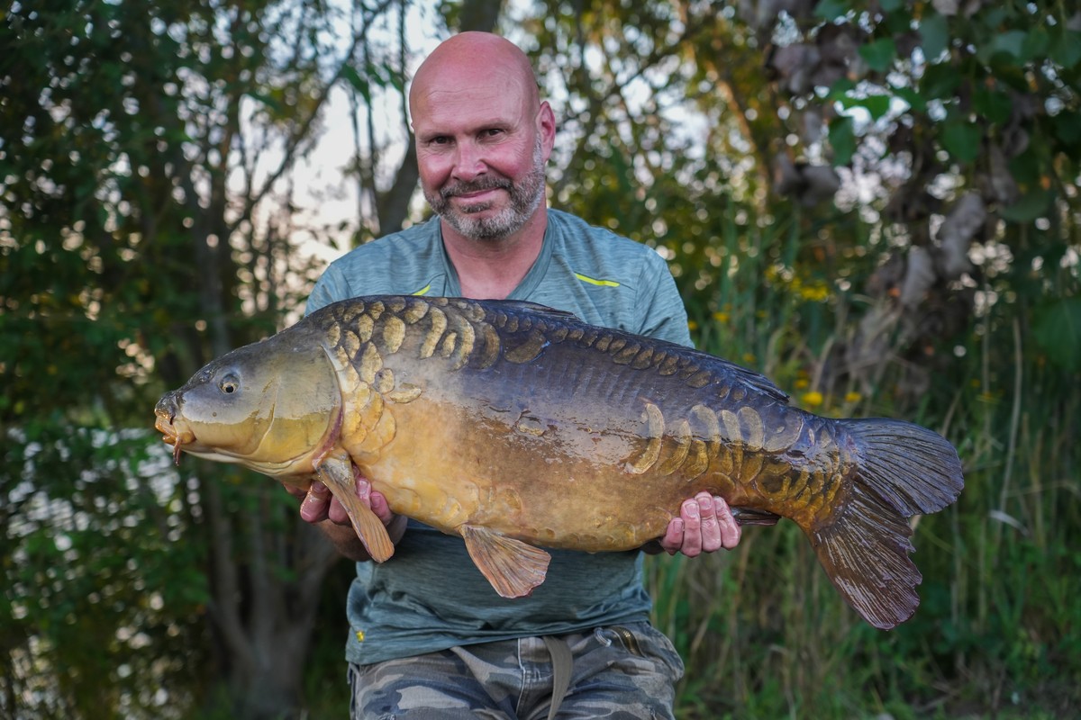 An Essex mirror falling to mix enhanced with Smart Liquid!