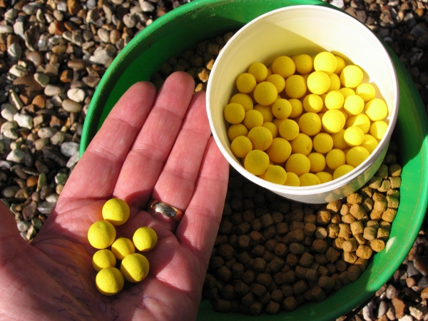 The awesome pineapple pop-ups that have caught me some cracking carp!