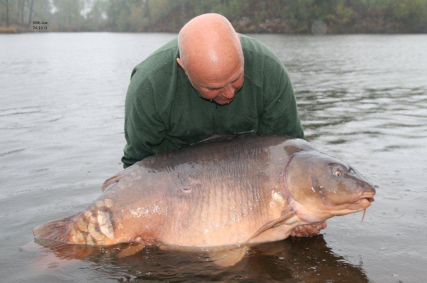 Alan with a huge 80lb mirror!