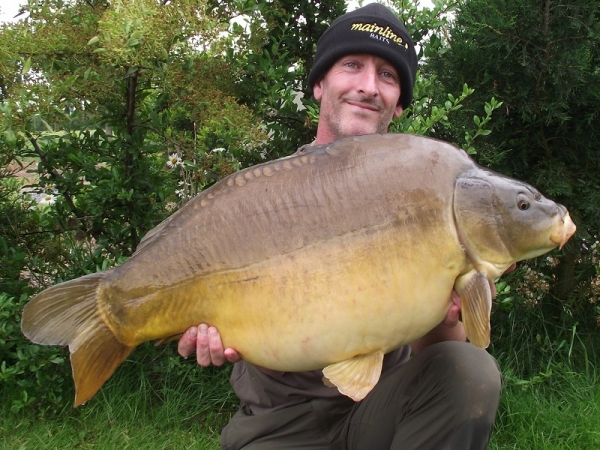 A chunky 32lb mirror to the Refresher Rig!