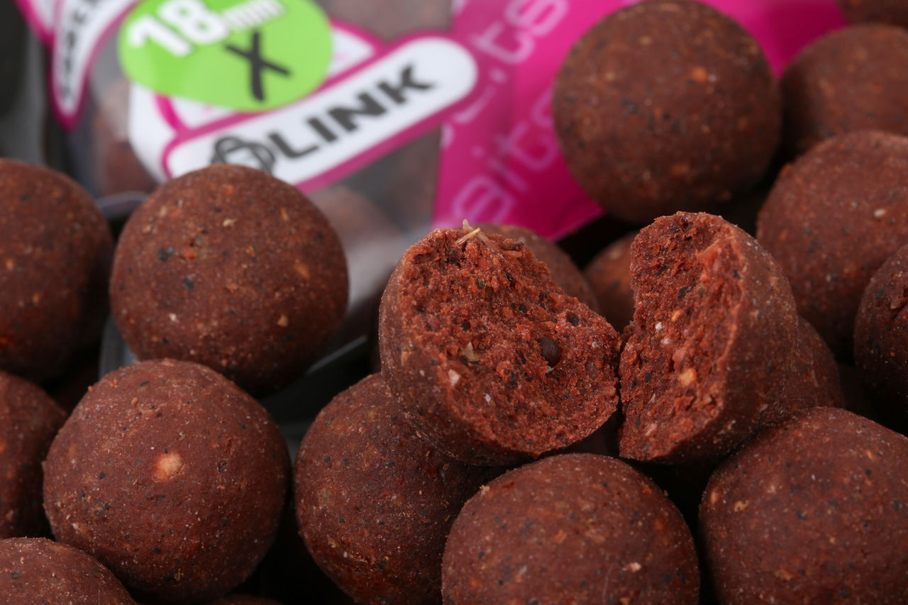 Mainline Frozen Activ-8 15mm Session Pack of 25 Boilies 