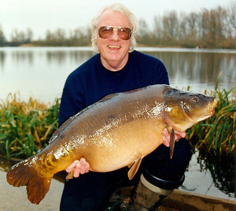 February mirror of 35lb 8oz from Orchid Lake, Grange Red, 2001.