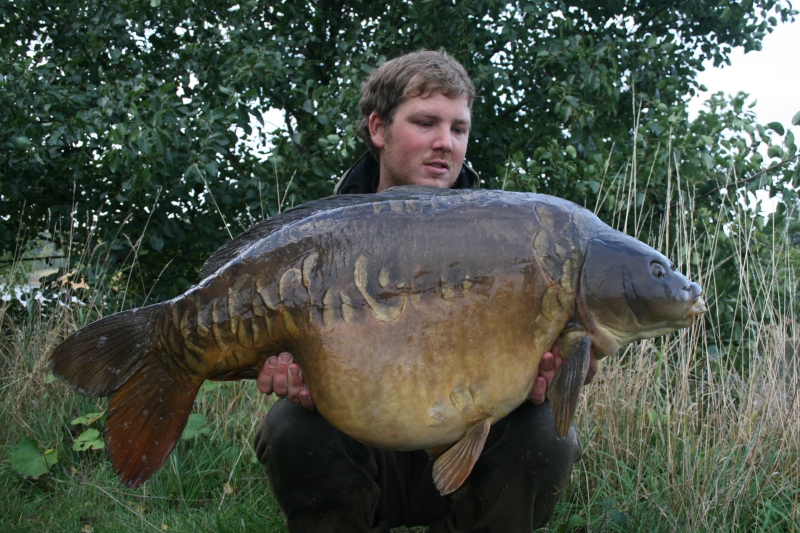 Northern Linier from the Essex Manor - 47lb on a Cell/Pinapple Snowman at 47lb on a Cell/Pinapple Snowman at 47lb on a Cell/Pineapple Snowman over a bed of Cell